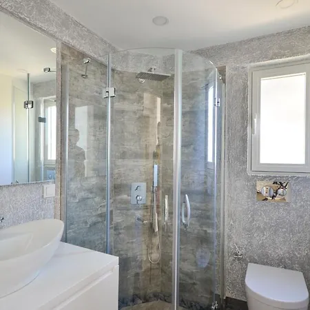 Sleeps 8 Pool Air Con Wifi 빌라